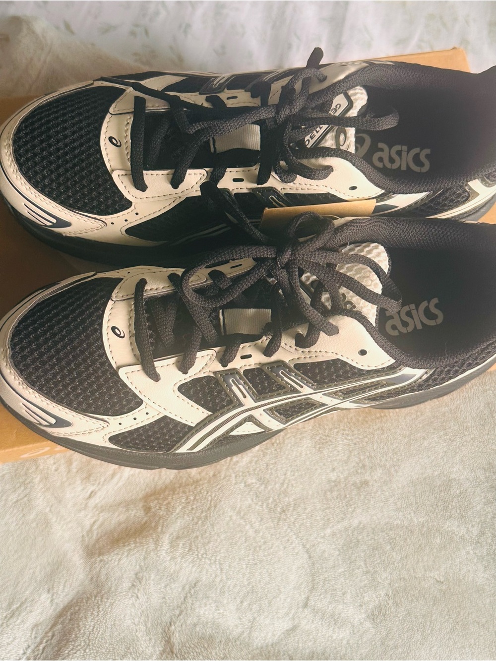 ASICS Gel 1130 Unisex Black and White Mesh Athletic Sneakers
